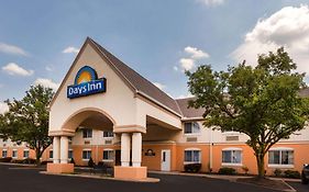 Days Inn By Wyndham Milan Sandusky South